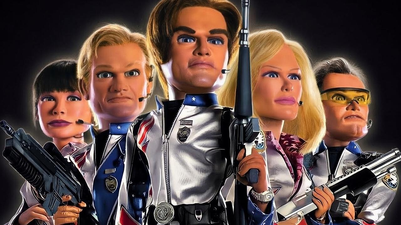 Marionetten posieren für ein Filmplakat.