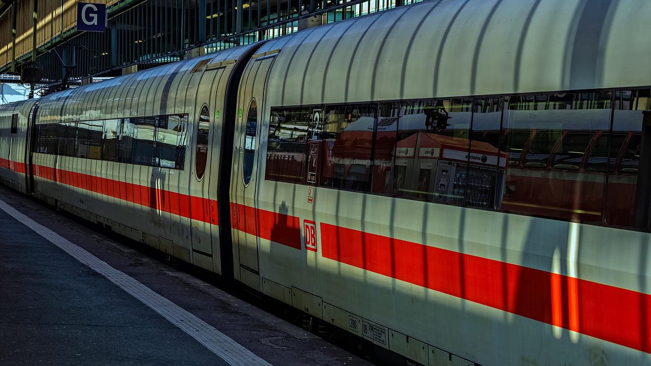 Wenn Schmidt dort drin sitzt, dann in der 1. Klasse